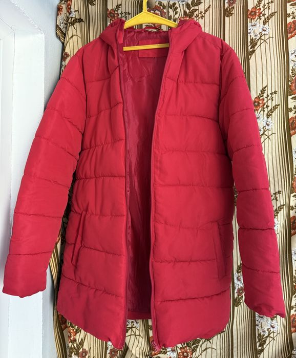 Чоловіча зимова куртка з капюшоном