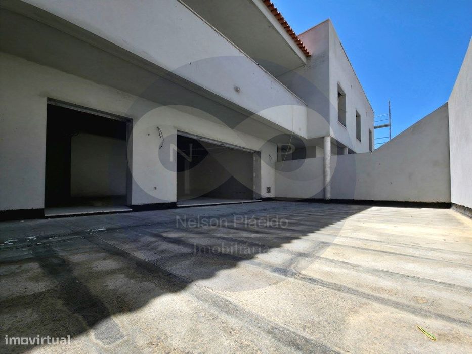T3 em Construção (CONCLUSÃO PARA FINAL DE 2026)- 15min. das Praias ...