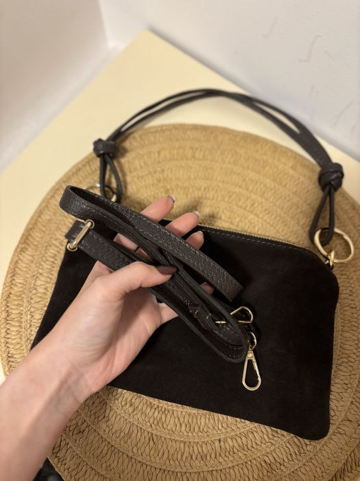 Przepiękna mała torebka z naturalnego zamszu czekolada Laura Biaggi