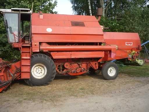 Kombajn zbożowy Bizon Z 83