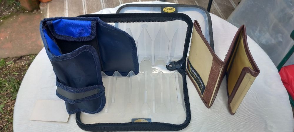 Bolsas para arrumação de iscos artificiais.