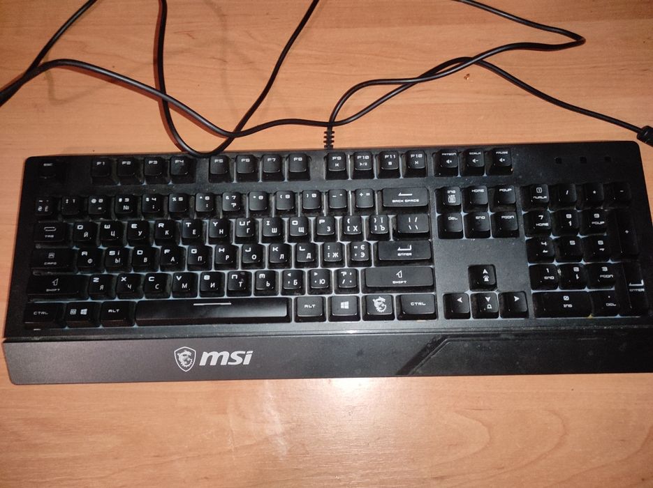 MSI Vigor GK20 RGB клавиатура