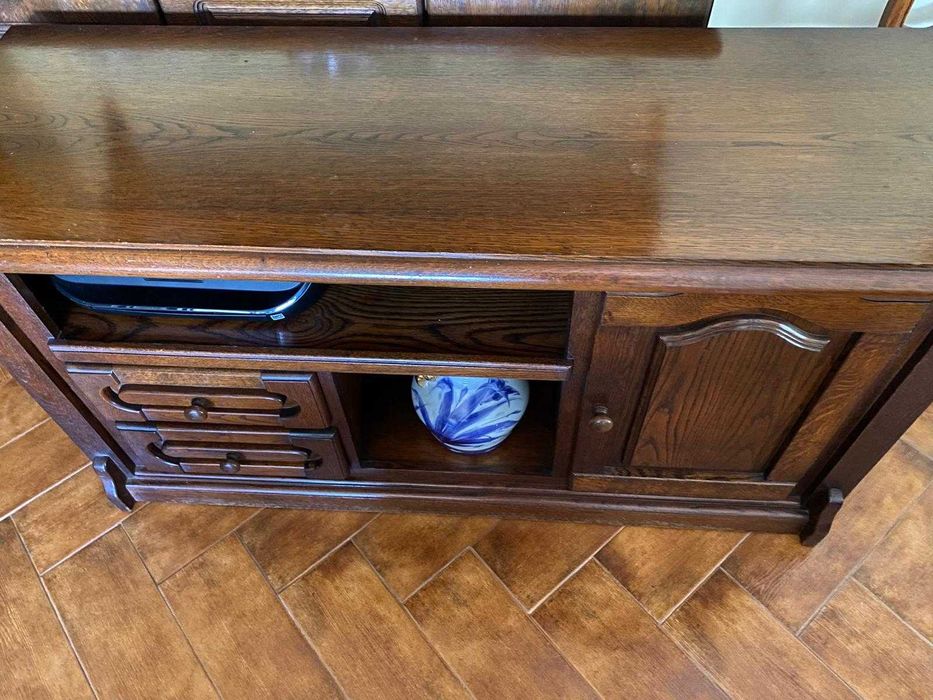 Móvel de TV madeira escura