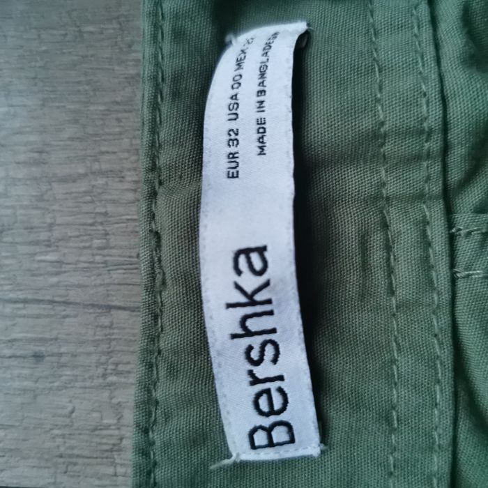 Bojówki r. 32 BERESHKA