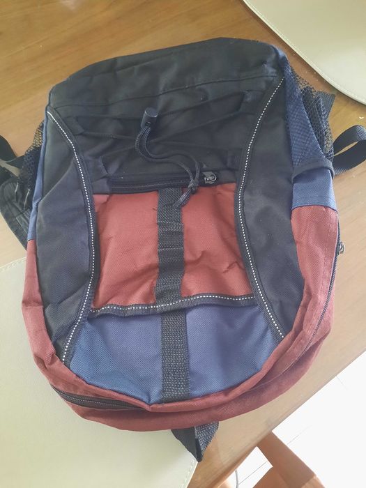 Teclado de computador e mochila