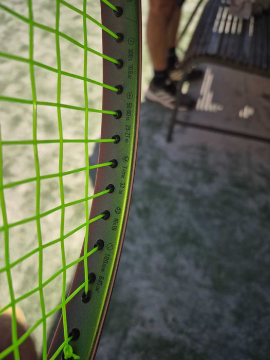 Wilson Blade 100 V8