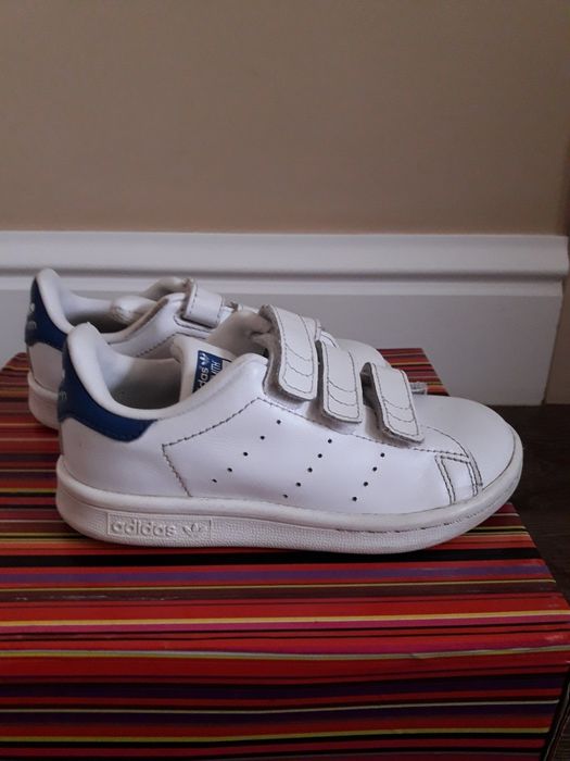 Кроссовки, кросівки, взуття Adidas.