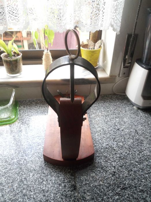 Suporte para cortar presunto