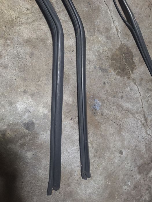 Listwy Dachowe VW Golf II mk2 ładny stan CL GL GT GTD GTI GLI 16V 8V