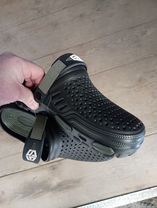 Крокси чоловічі,шльпки,тапки.