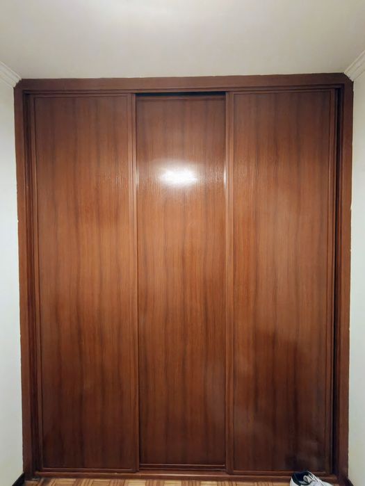 Armário embutido de 3 portas (CEREJEIRA)
