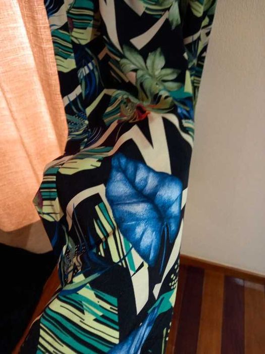 Calças de tecido florais