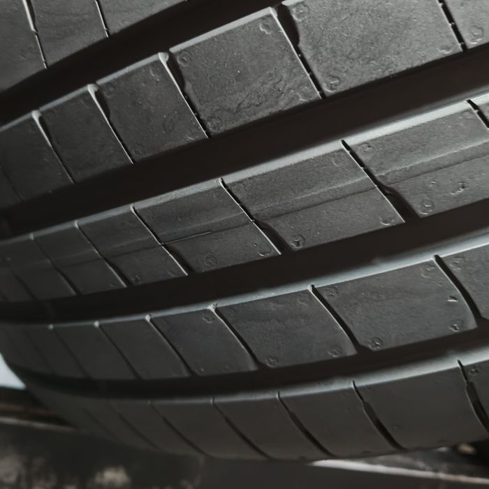 225/40/19 XL Sprzedam parę opon letnich Goodyear
