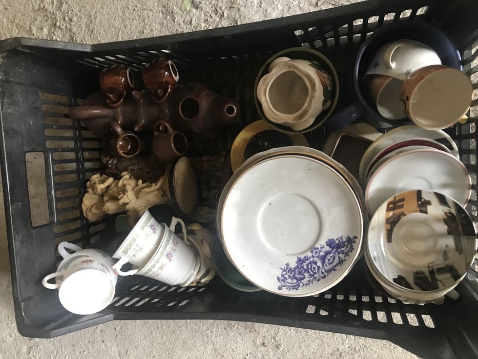 Cestode louças antigas