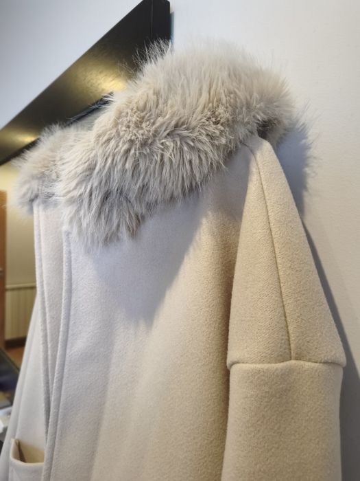 Casaco com pêlo cor bege