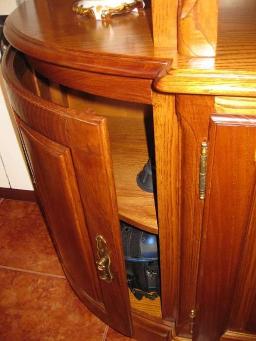 Móvel para Sala de Estar ou Jantar em Carvalho