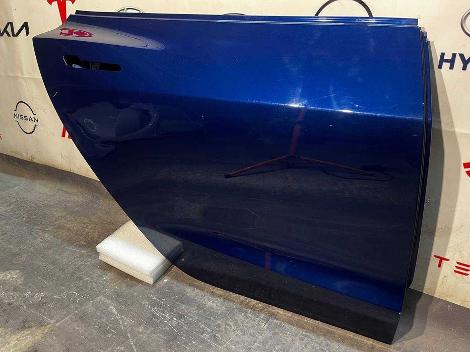 Двері задні праві Tesla Model 3 2018 - 2023 1081440-01-С