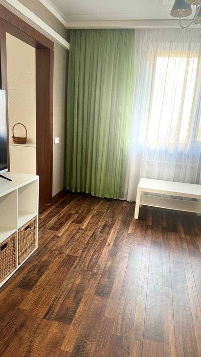 Продам 3-х комнатную квартиру в г.Слобожанское с мебелью и ремонтом