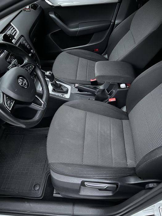 Продам Skoda Octavia A7 1,6