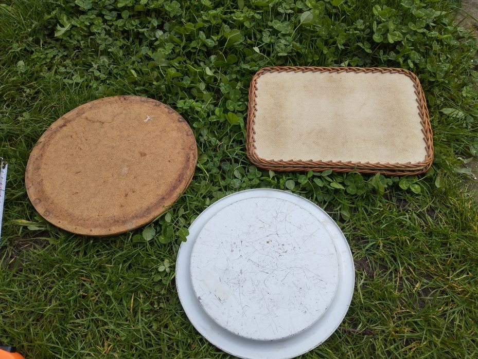 Zestaw tacek do podawania