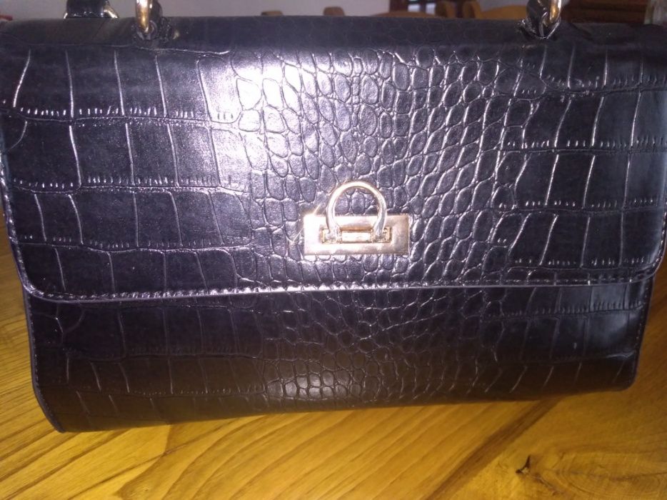 Bolsa preta Parfois