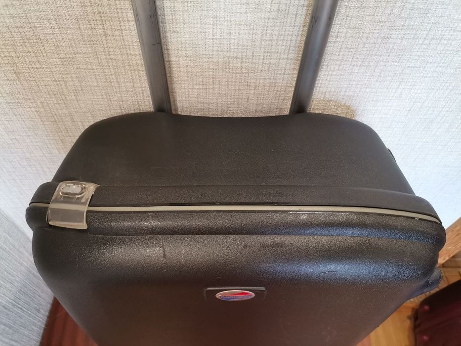 American tourister 70см валіза велика чемодан большой пластиковий
