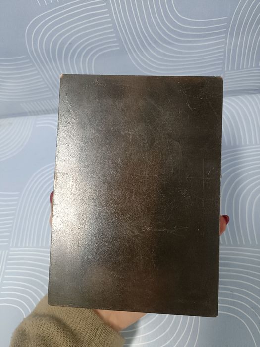 Ładna metalowa szkatułka