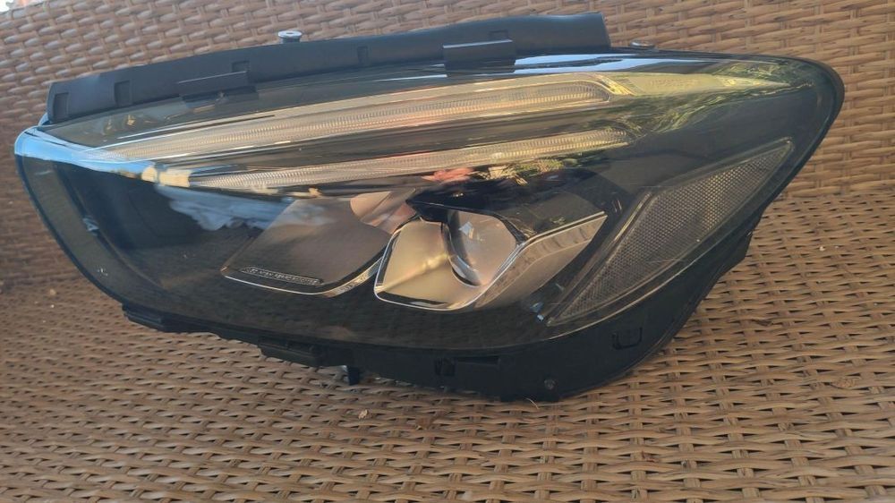 farol esquerdo full Led performance Mercedes classe B w247