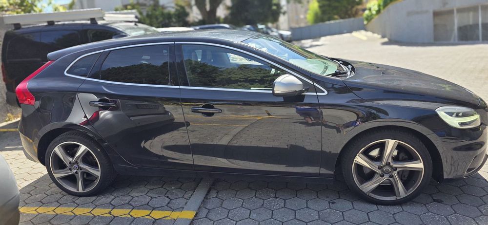 Volvo V40 Rdesign
