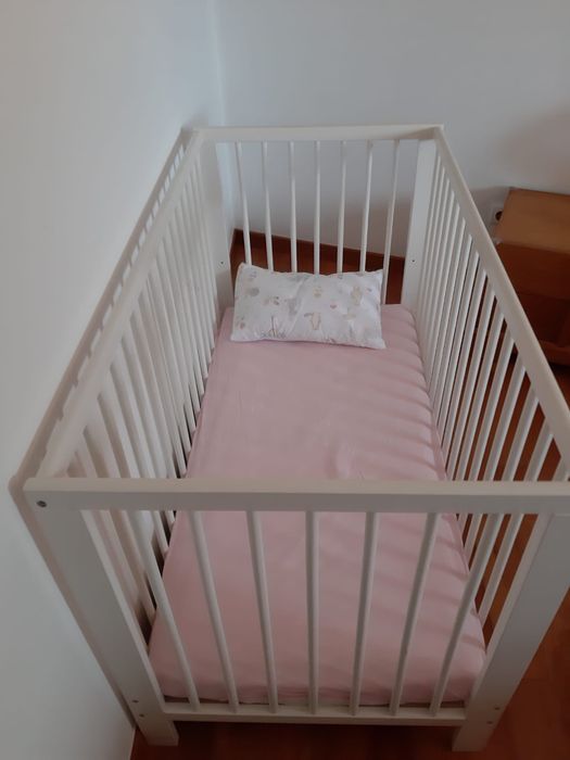 Cama de grades IKEA, estrado e colchão, 2 alturas