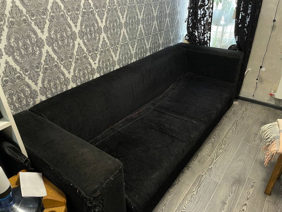 Диван нерозкладний