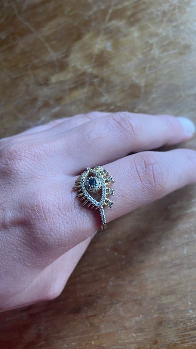 anel ajustável com olho grego banhado a ouro, safira e zircónia cúbica