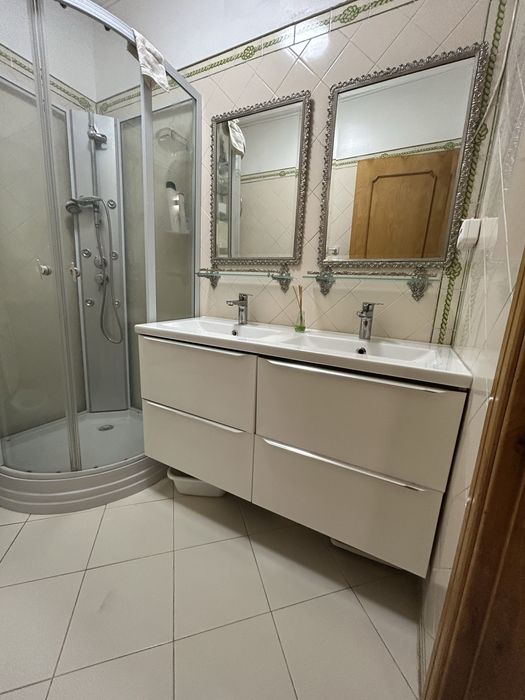 Movel de wc com cuba dupla como novo
