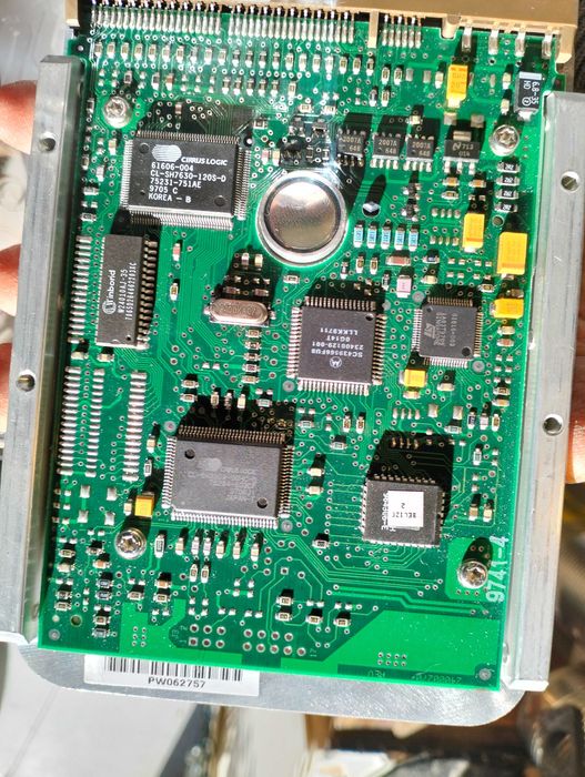 3 Discos rígidos internos para computador