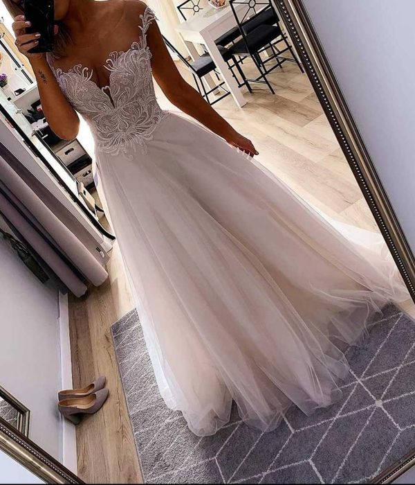 Suknia ślubna         .