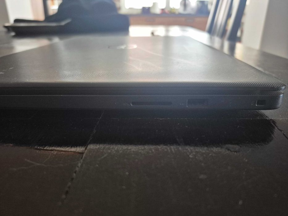 Laptop poleasingowy DELL 15'