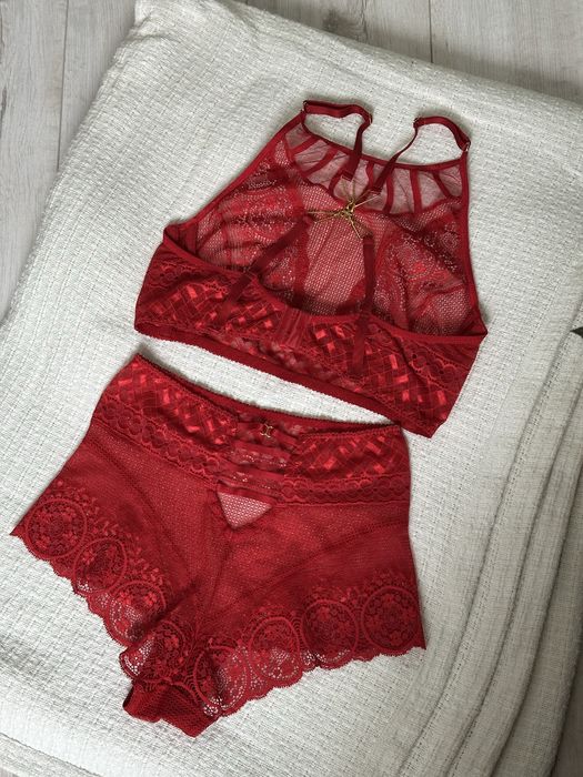 Мереживний комплект від Jasmine