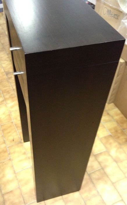 Móvel elegante pequeno com duas gavetas em madeira maciça Wengé