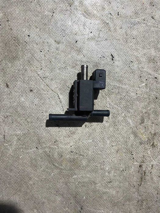 Клапан соленоїд регулювання заслонки EGR Nissan Juke F15 Qashqai J11 Renault Megane 8200603558 / 70134303