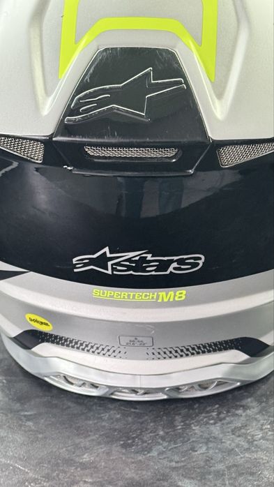 Мотошолом Alpinestars Supertech M8 — Топовий захист та технології