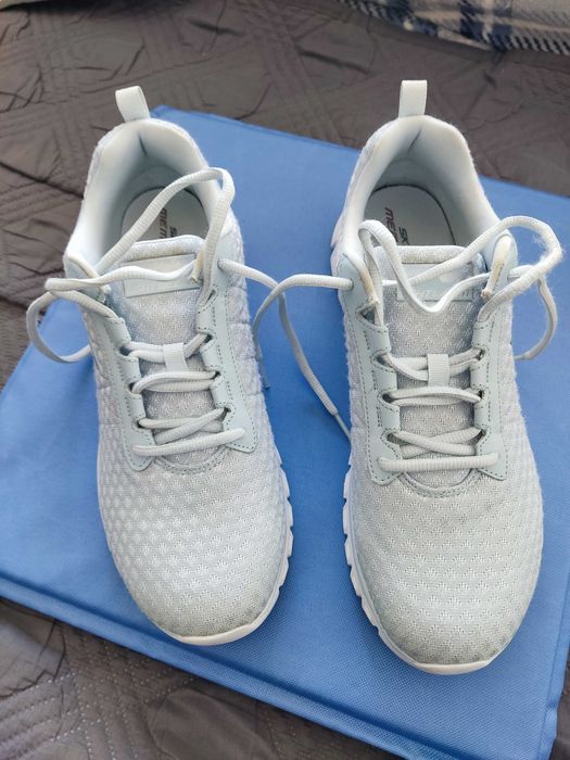 Tennis Skechers Calçado muito confortável
