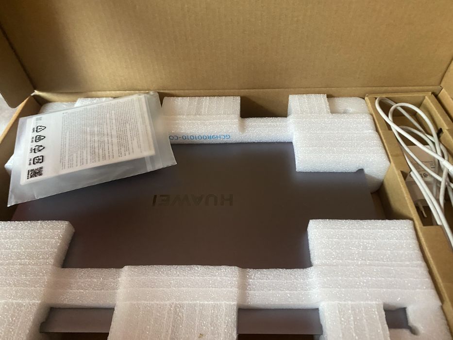 Laptop HUAWEI MateBook D 16. Model RLEF-X