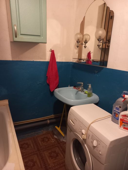 Кімната в сімейному гуртожитку на Брацлавській- Замостянська