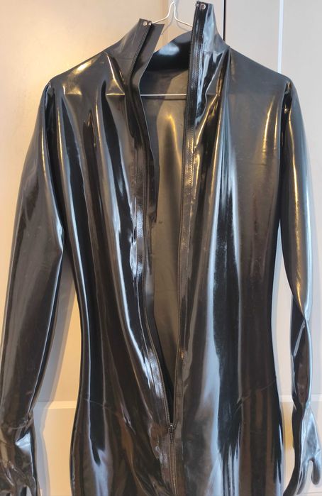 Kombinezon lateksowy LaTeX cykl bez maski Coldplay M przebranie guma