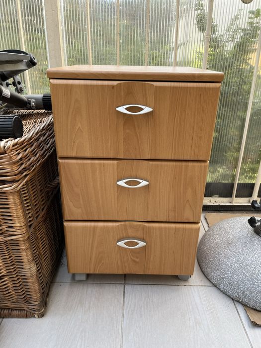 Szafeczka przybiurkowa stan bardzo dobry