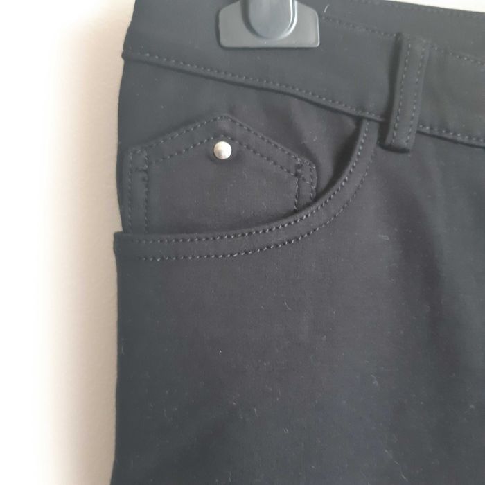 Spodnie elegackie czarne z Rayonu.