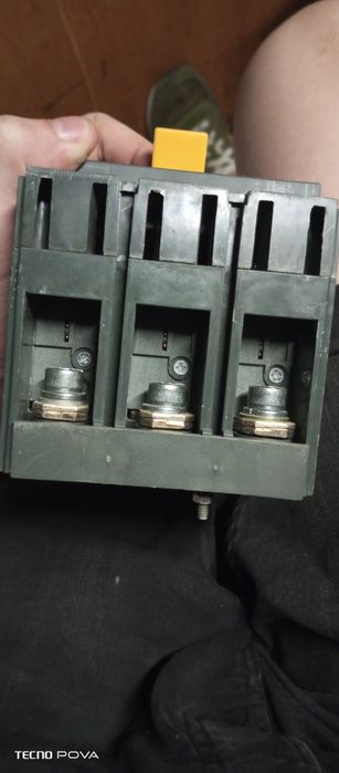 Выключатель автоматический.led lampa maxus