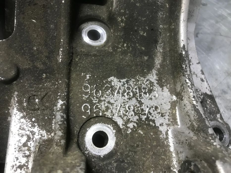 SUPORTE / APOIO DO ALTERNADOR PEUGEOT / CITROEN 2.0HDI 96348183