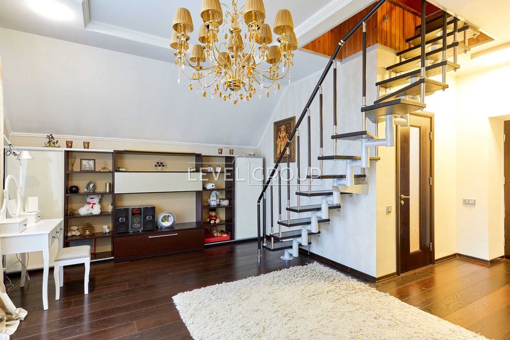 Продаж будинку 500 м² з виходом на канал. Конча-Заспа Козин Рудики