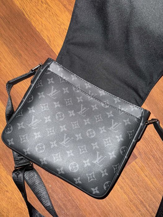Louis Vuitton Messenger Bag